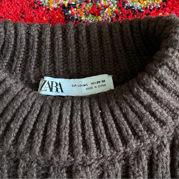 Zara Brown & Cream Sweater - Picture 2 of 14